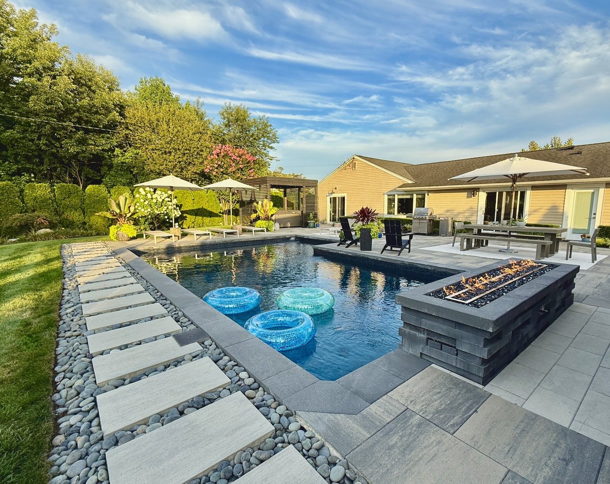 Luxury swimming pool construction